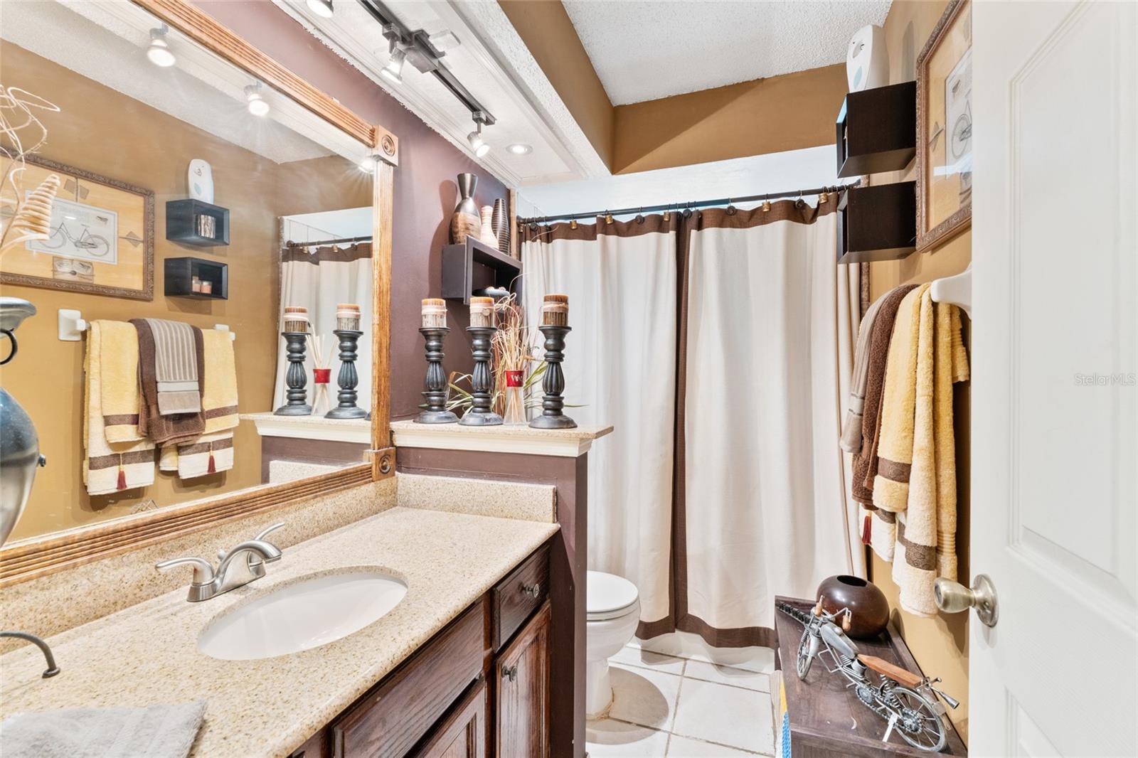 ARGYLE FORST CHIM LKE U15 - Residential