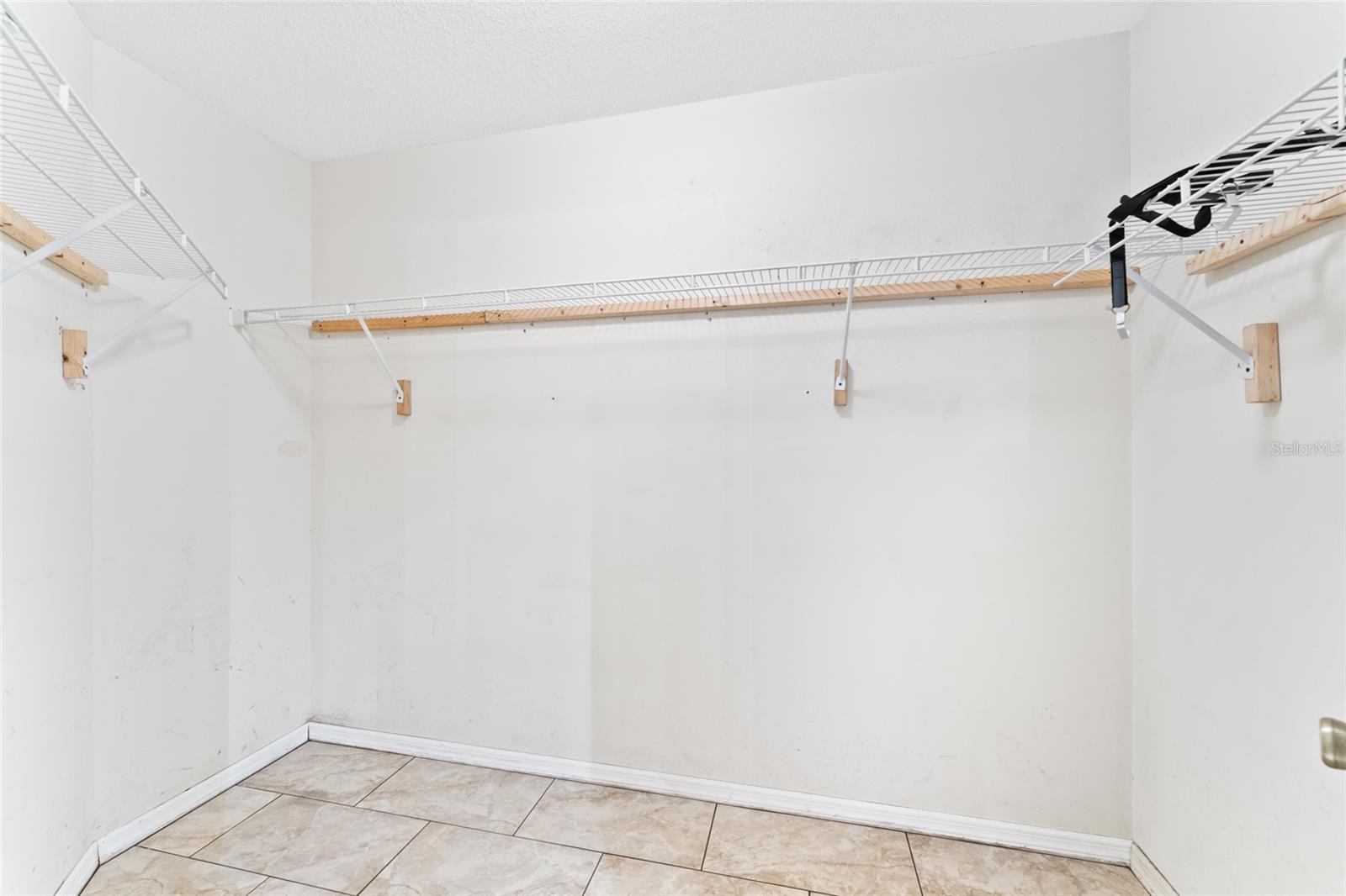 ARGYLE FORST CHIM LKE U15 - Residential