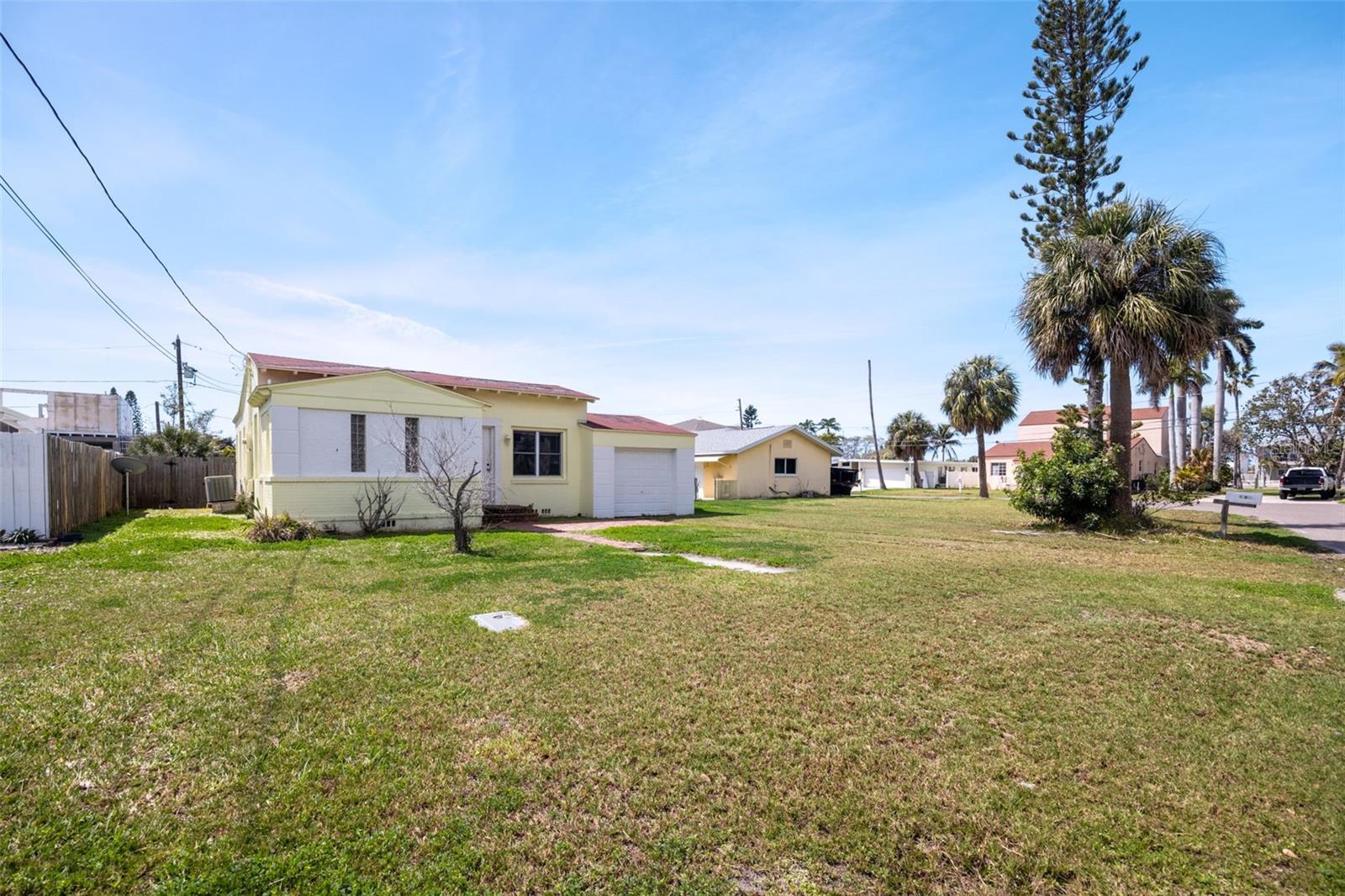 LONE PALM BEACH 2ND ADD - Residential