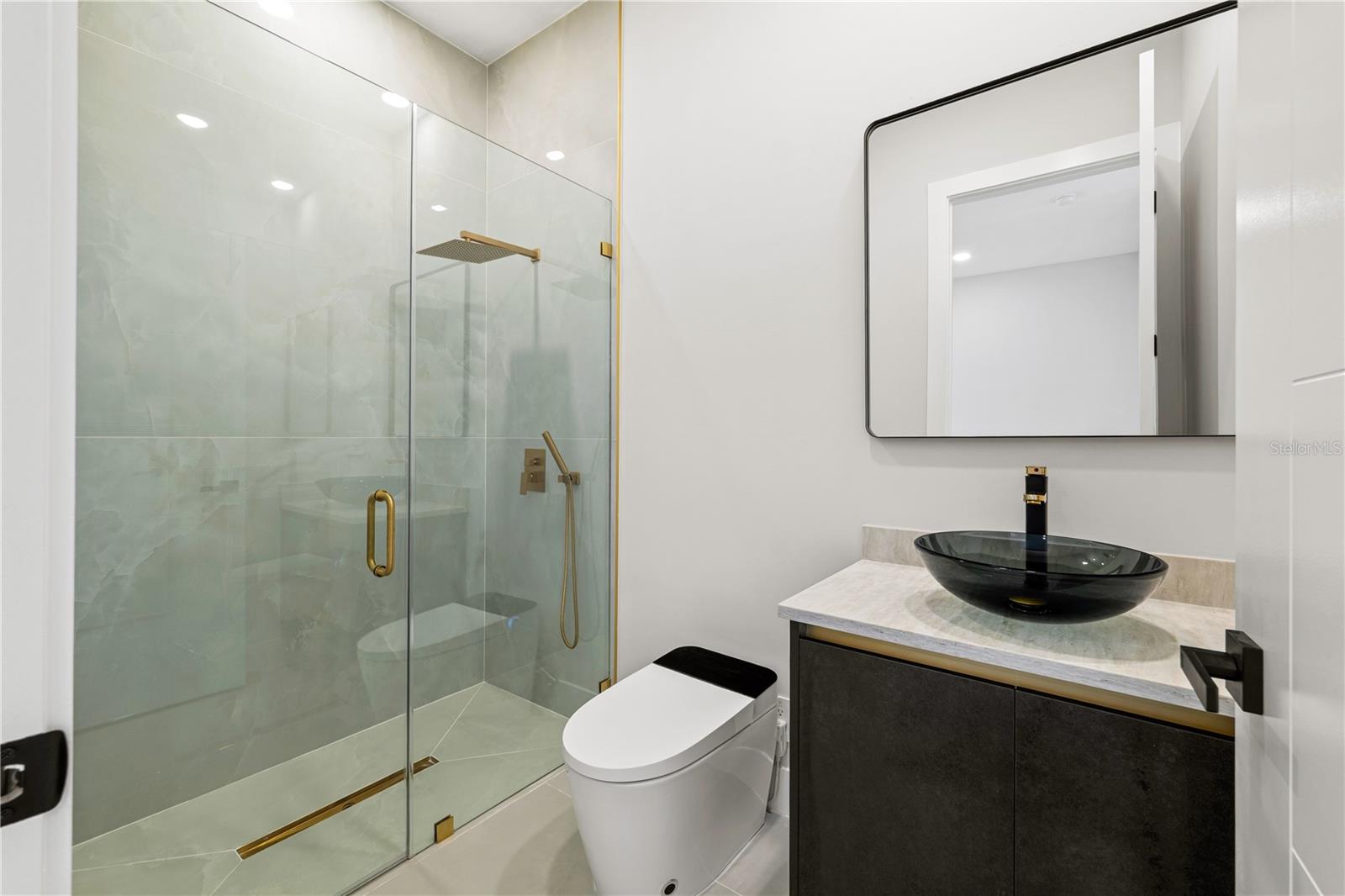 MAC FARLANE PARK - Residential