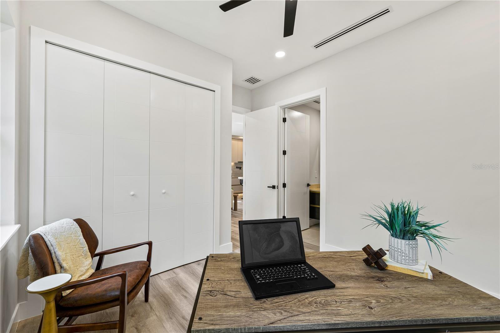 MAC FARLANE PARK - Residential