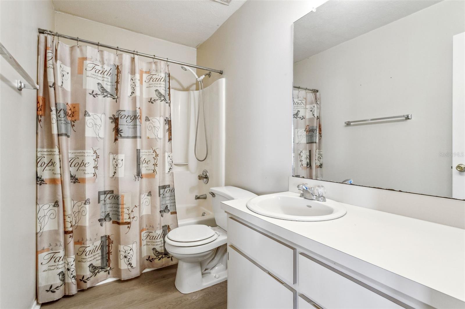 LAKEVIEW VILLAGE SEC L UNI - Residential