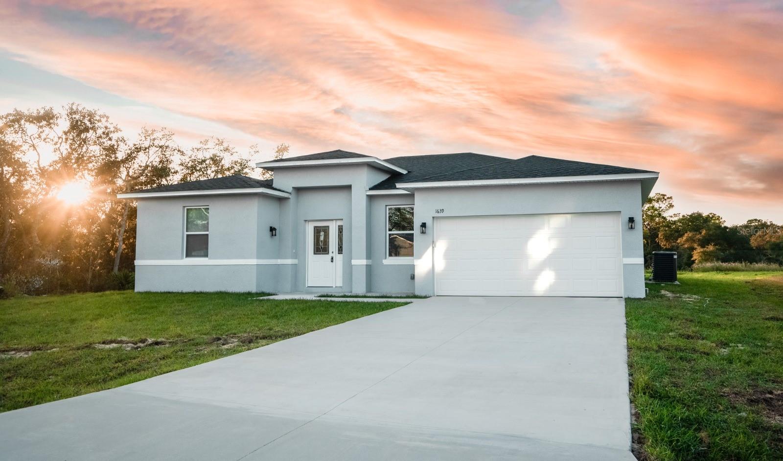 GREAT OPPORTUNITY! New home built in 2023, offering modern design and comfort in a highly convenient location. Near Publix, close to a medical center, and with easy access to services and shopping. This beautifully designed home offers comfortable living with 4 spacious bedrooms and 2 stylish bathrooms, creating a functional and inviting atmosphere.
