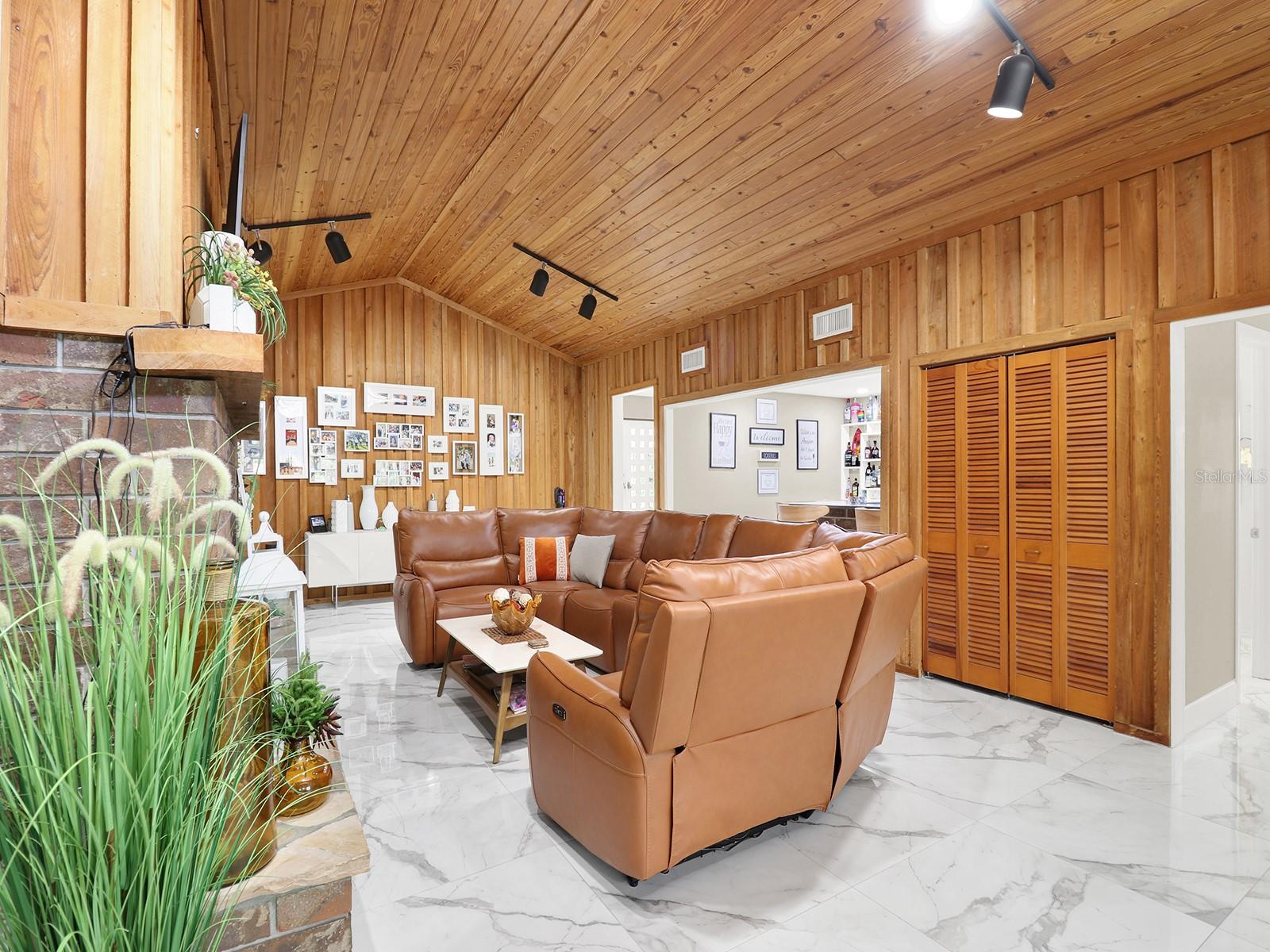 OAK HILL ACRES - Residential