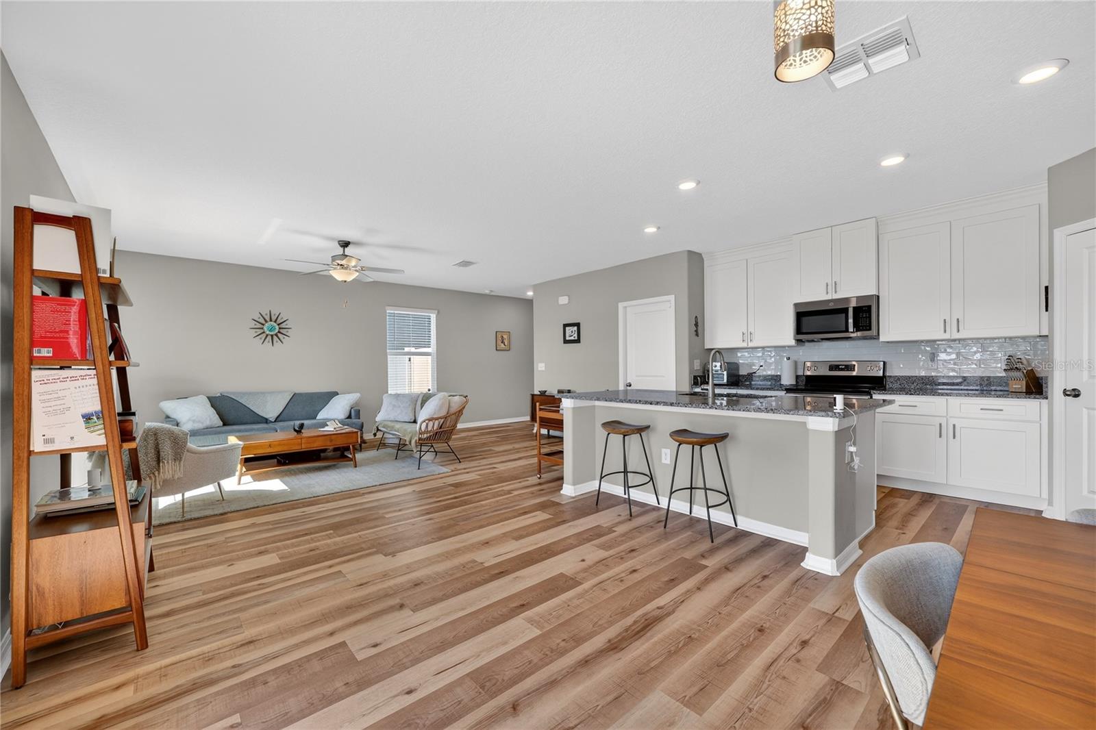 GLENCOVE/BAYPARK PH 2 - Residential