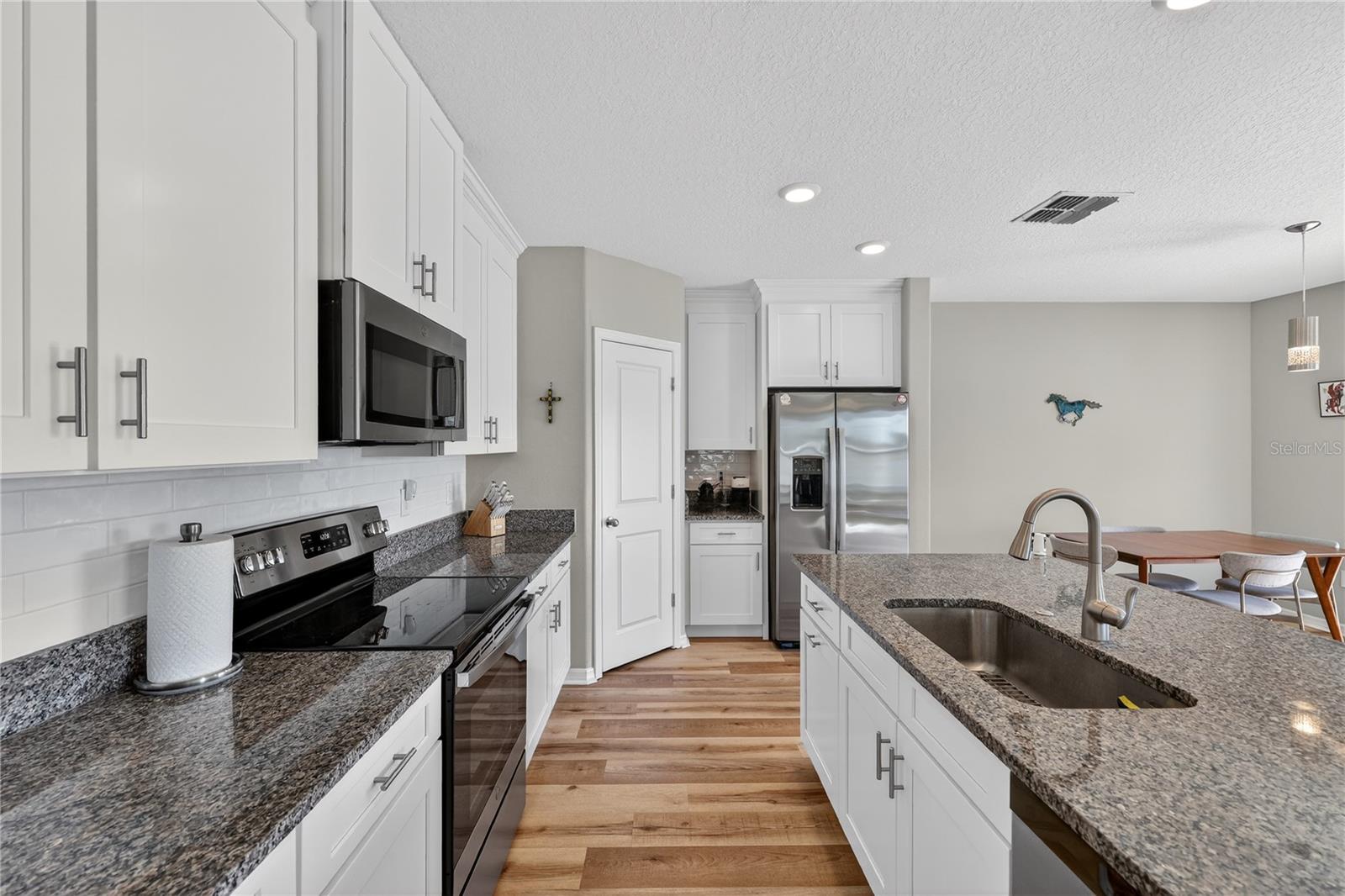 GLENCOVE/BAYPARK PH 2 - Residential