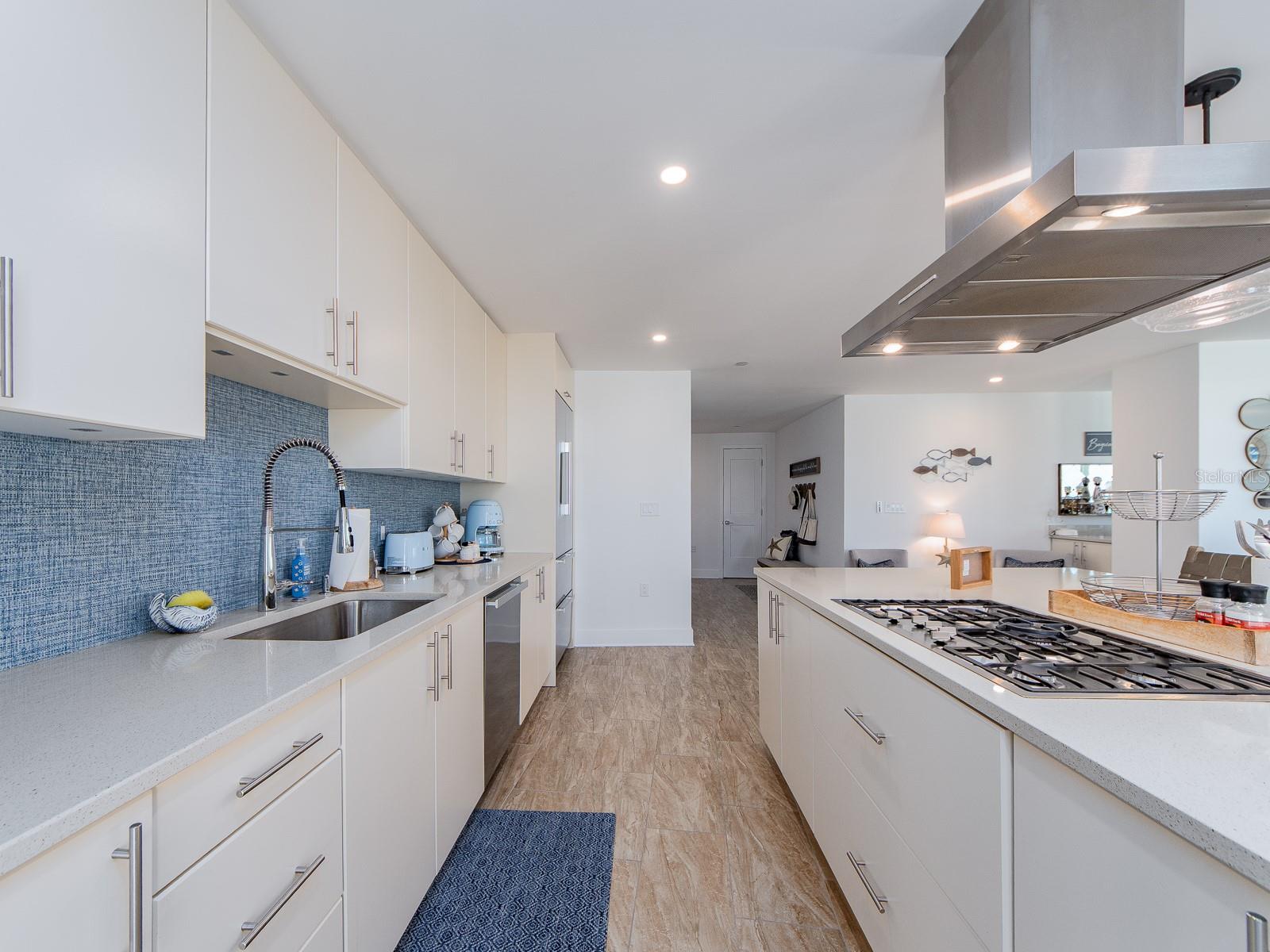 PURA VIDA RESIDENCES CONDO - Residential