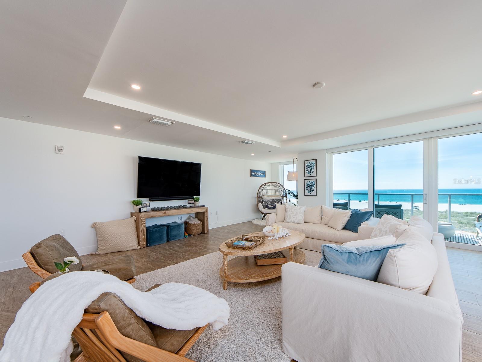 PURA VIDA RESIDENCES CONDO - Residential