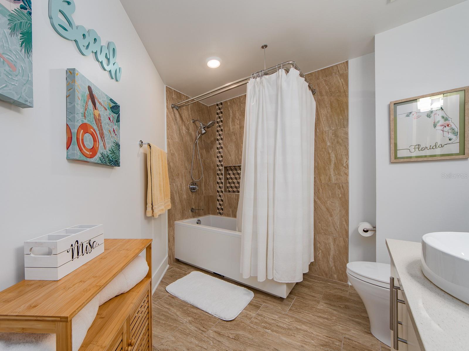 PURA VIDA RESIDENCES CONDO - Residential