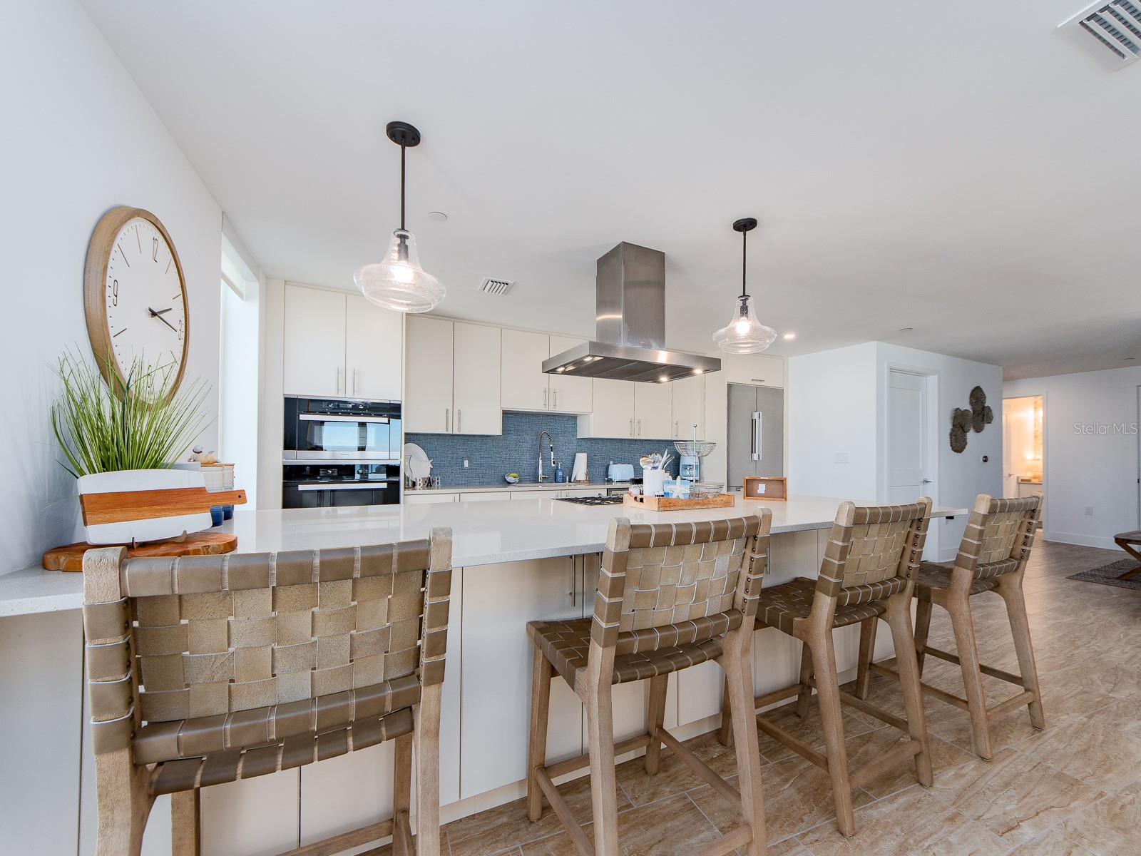 PURA VIDA RESIDENCES CONDO - Residential