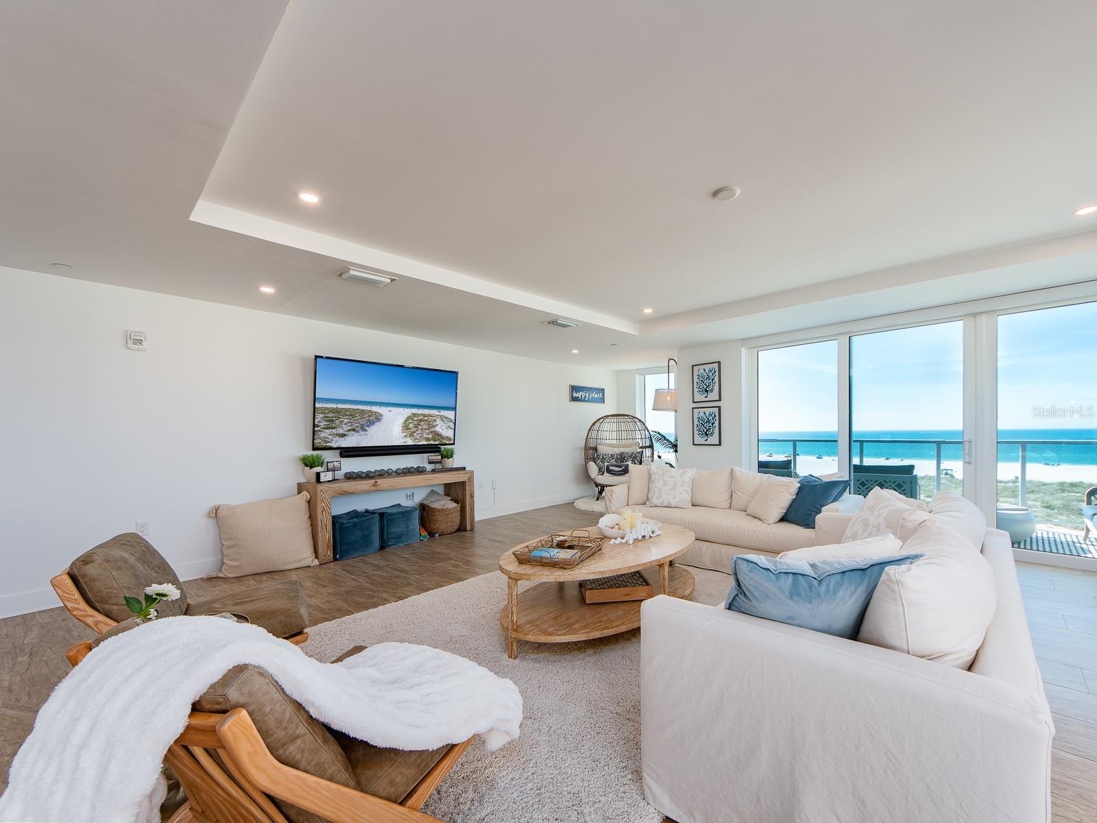 PURA VIDA RESIDENCES CONDO - Residential