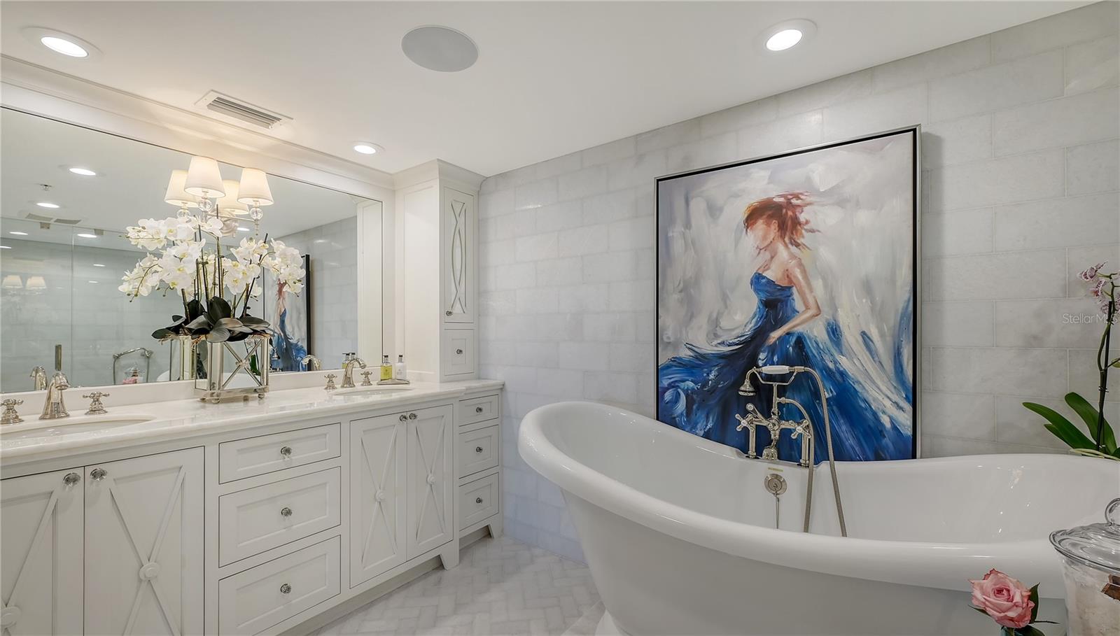 TANGERINE BAY CLUB - Residential