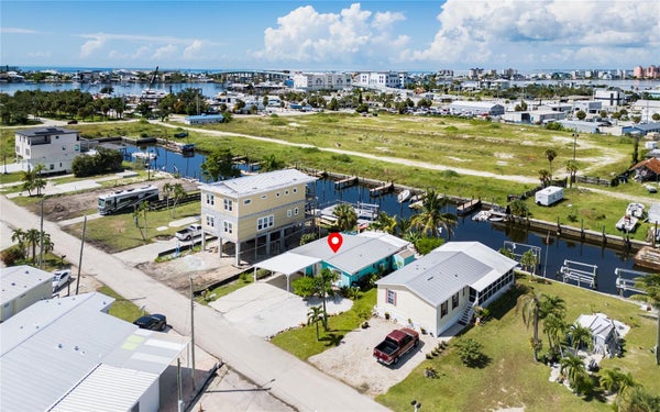 847 OAK ST, FORT MYERS BEACH, FL 33931 - Image fde69ab01bfbf9efa7ec2924f7f65fe9/3930516404