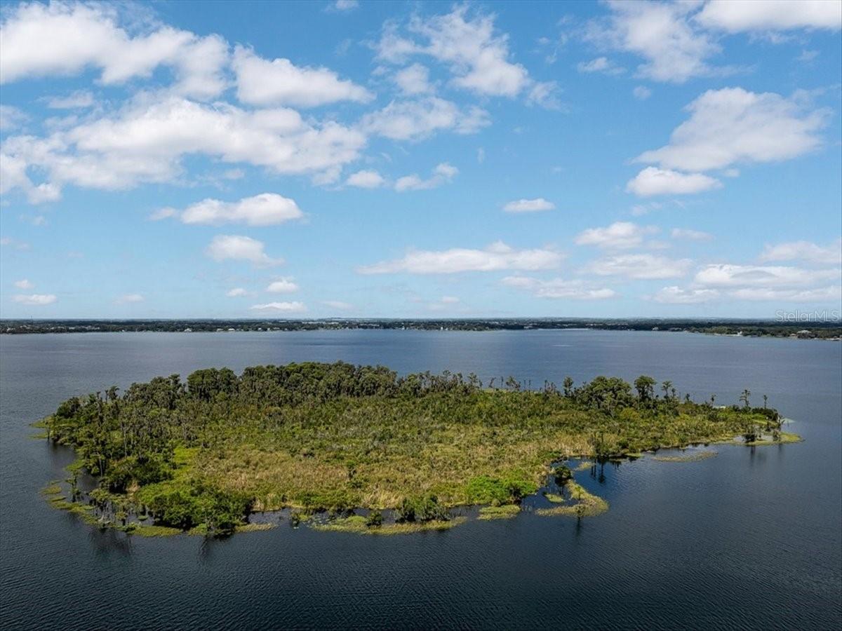 CHAINE DU LAC - Land