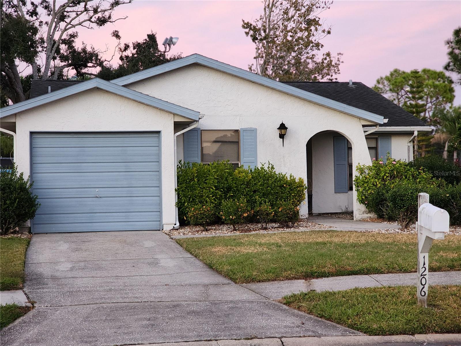 HAMLETS OF FOREST LAKES THE - Residential