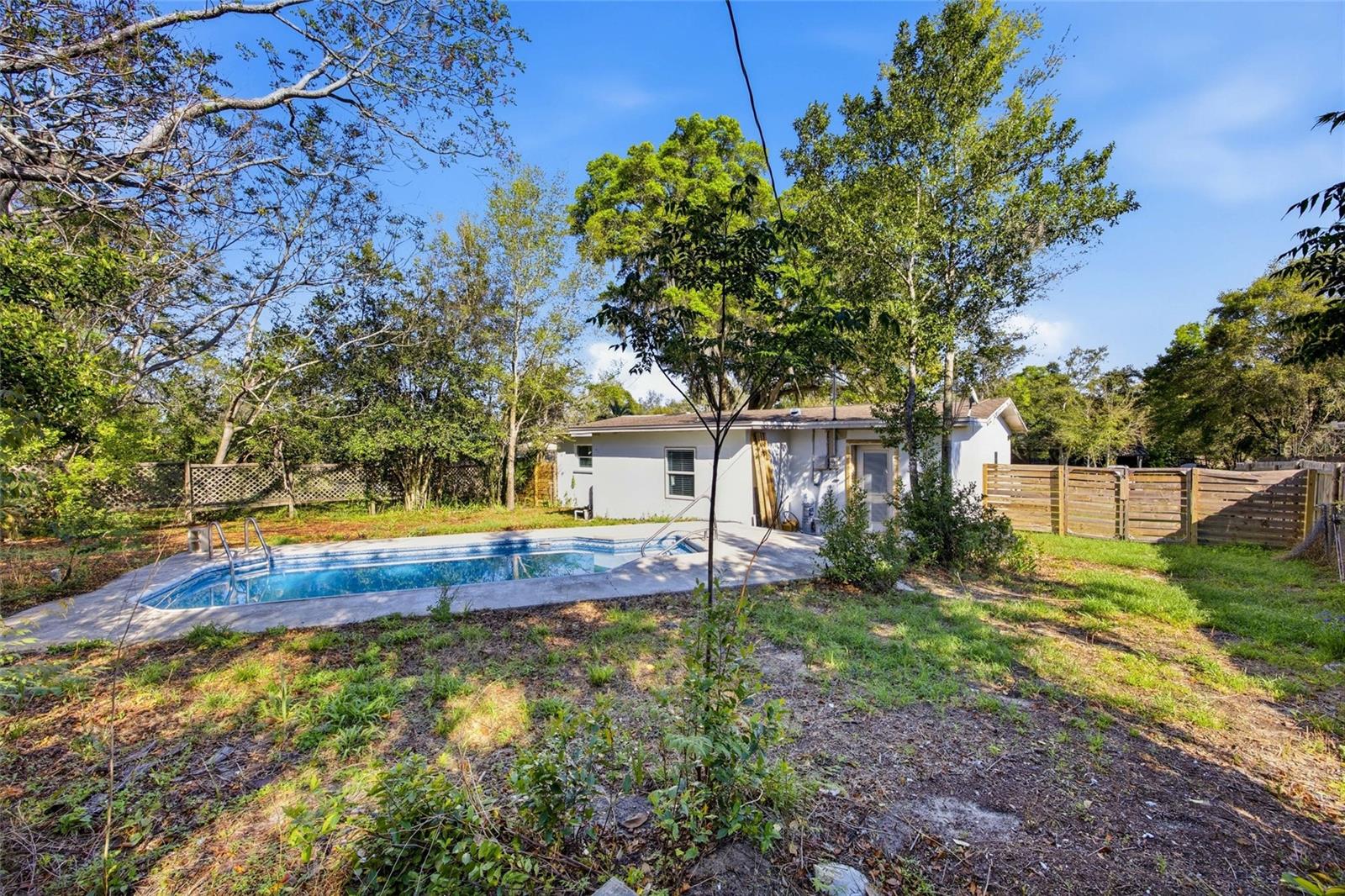 BEVERLY HILLS UNIT 02 - Residential