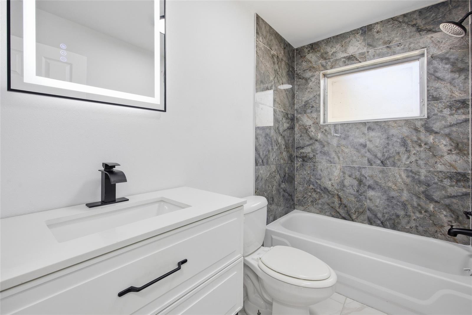 BEVERLY HILLS UNIT 02 - Residential