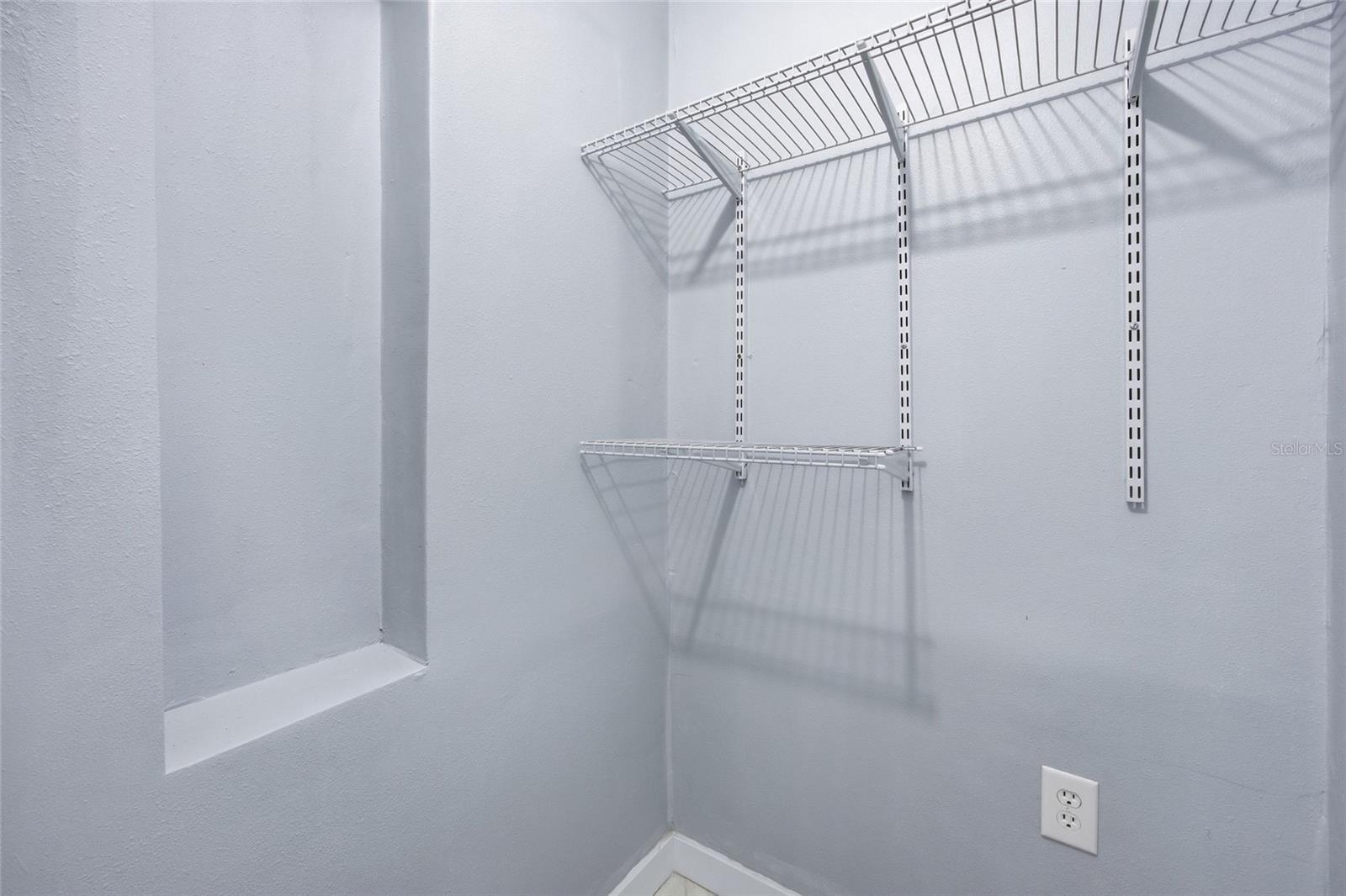 BEVERLY HILLS UNIT 02 - Residential