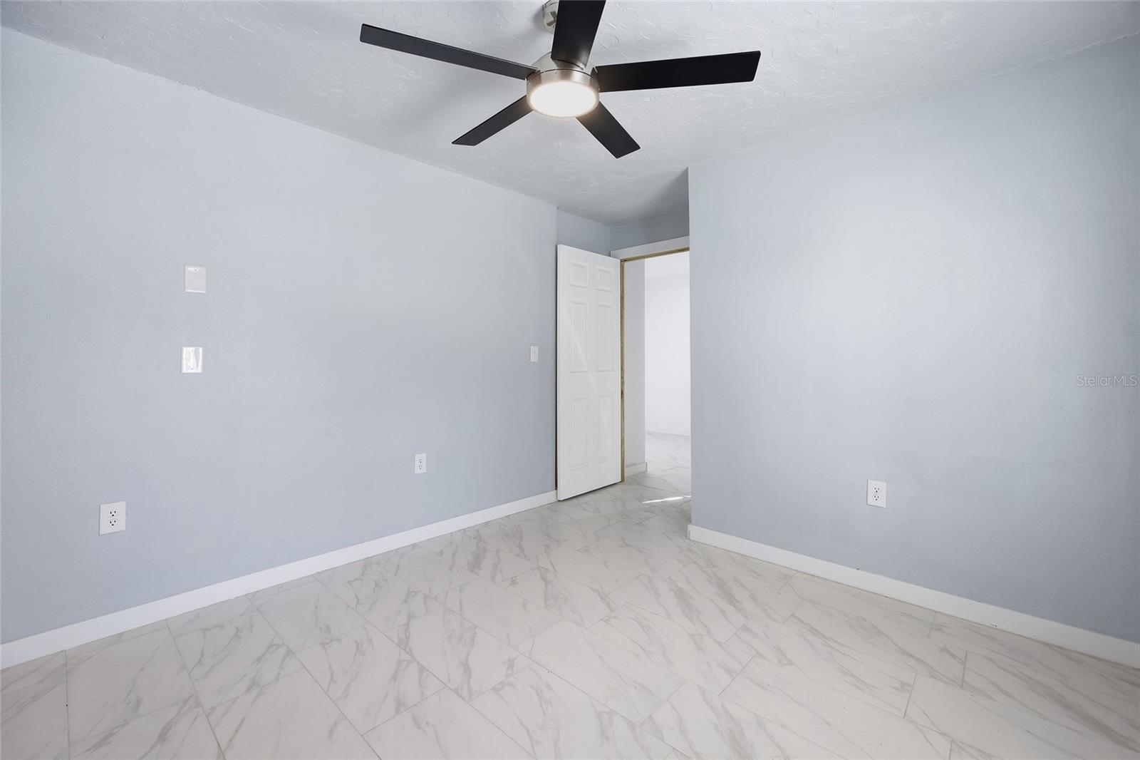 BEVERLY HILLS UNIT 02 - Residential