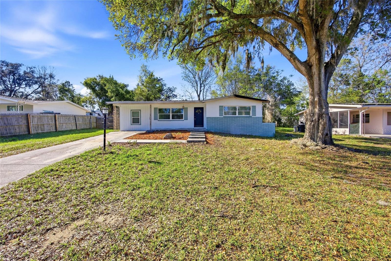 BEVERLY HILLS UNIT 02 - Residential