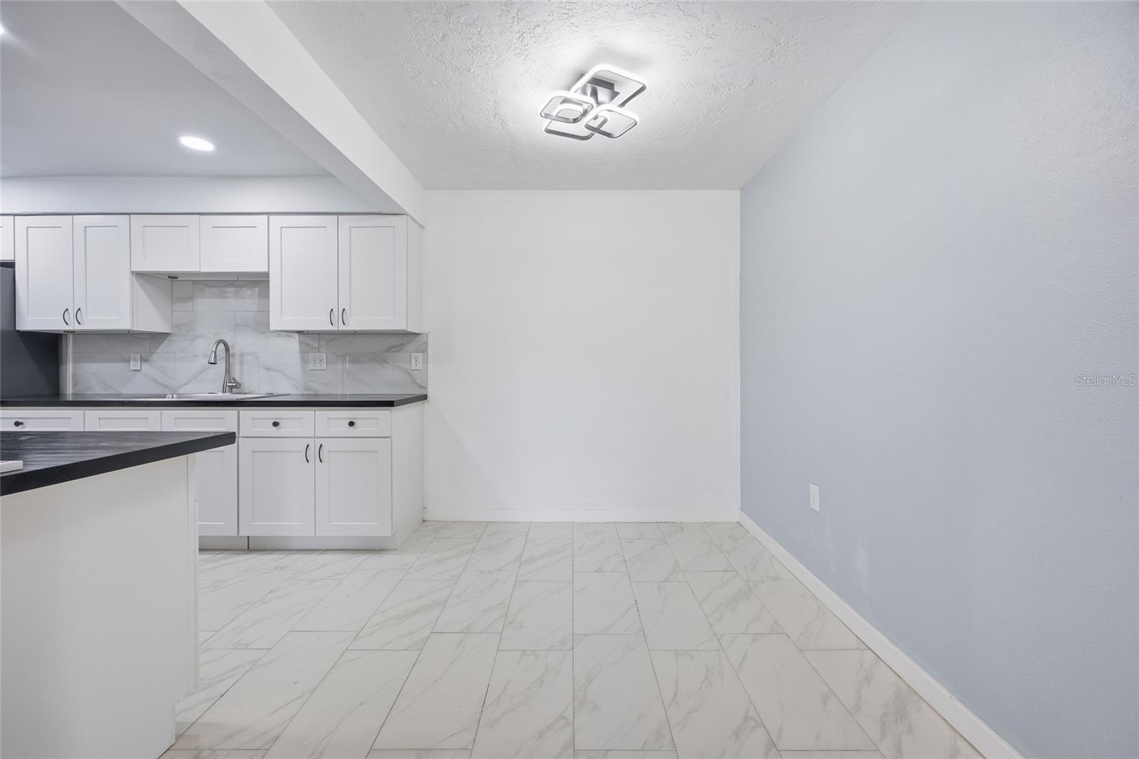 BEVERLY HILLS UNIT 02 - Residential