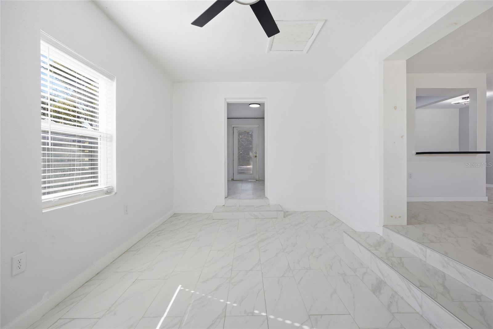 BEVERLY HILLS UNIT 02 - Residential