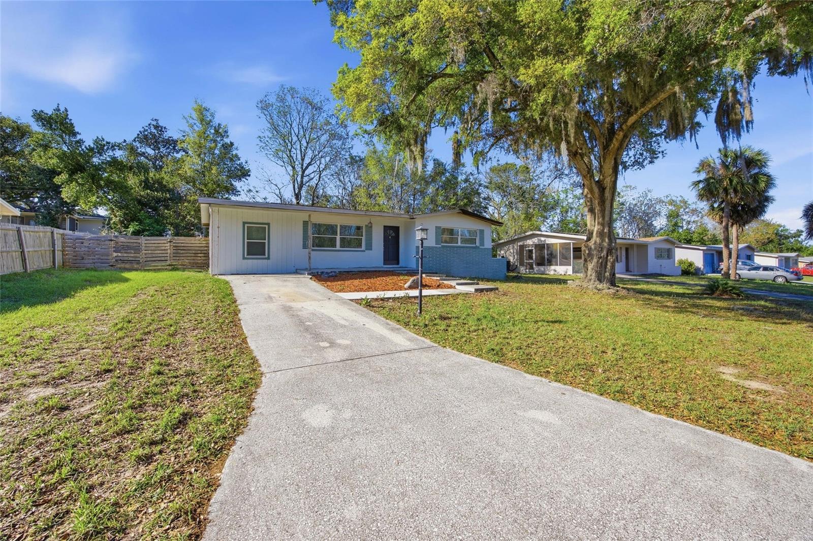 BEVERLY HILLS UNIT 02 - Residential