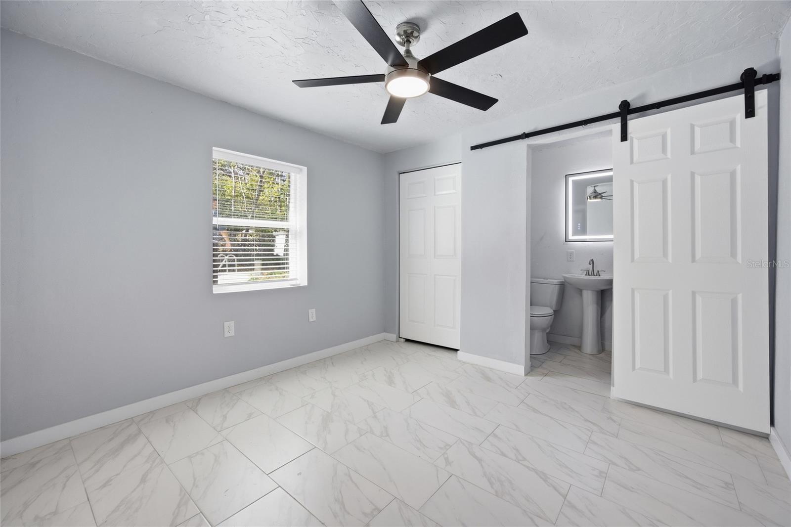 BEVERLY HILLS UNIT 02 - Residential