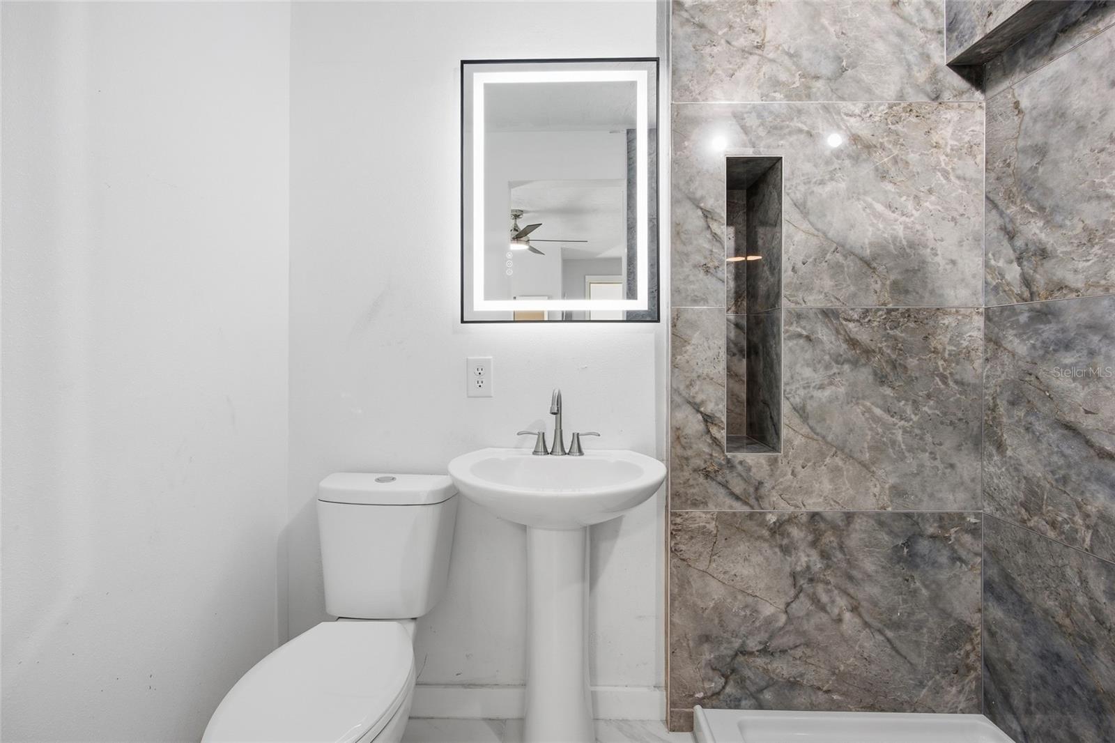 BEVERLY HILLS UNIT 02 - Residential