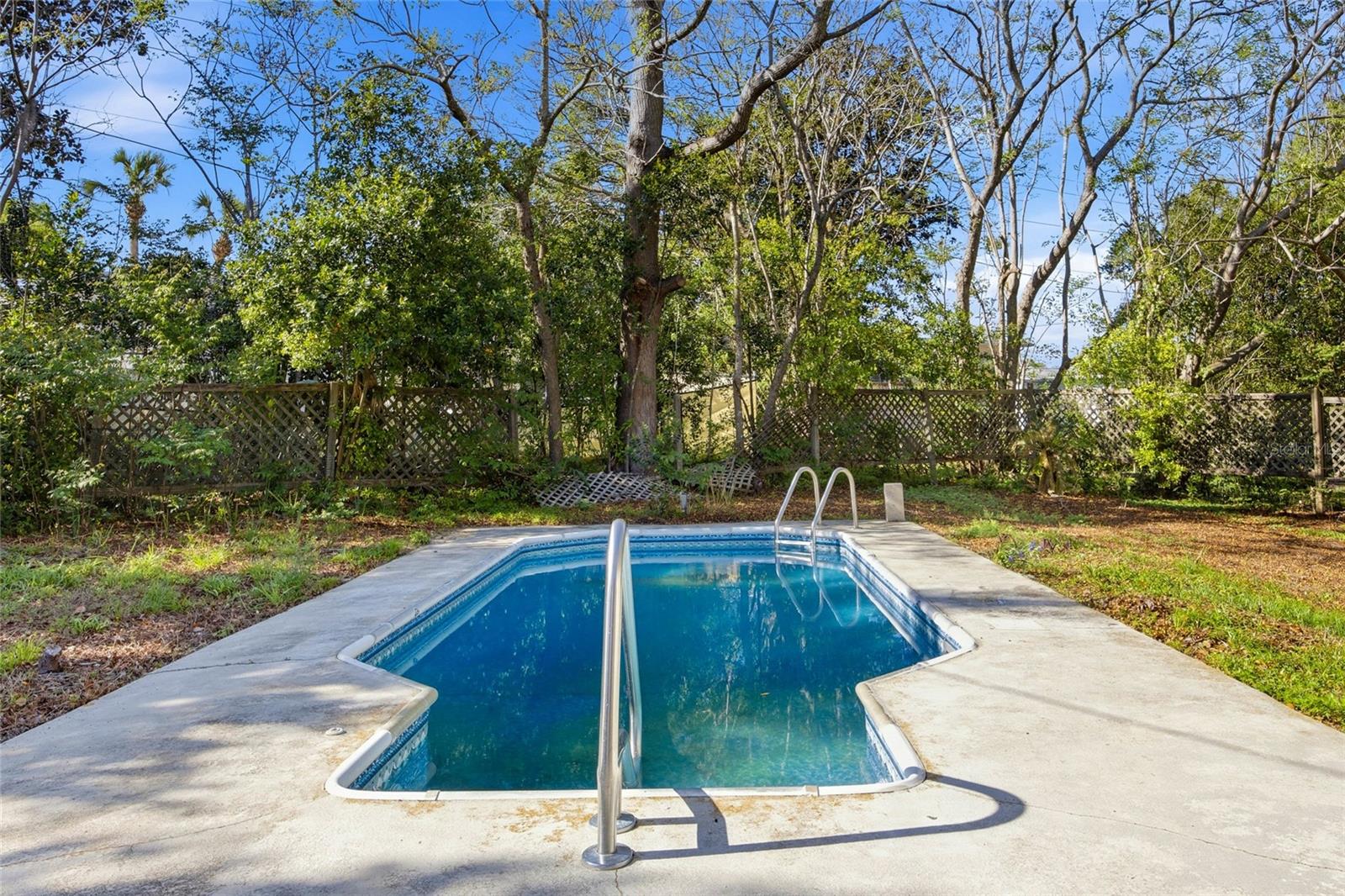 BEVERLY HILLS UNIT 02 - Residential