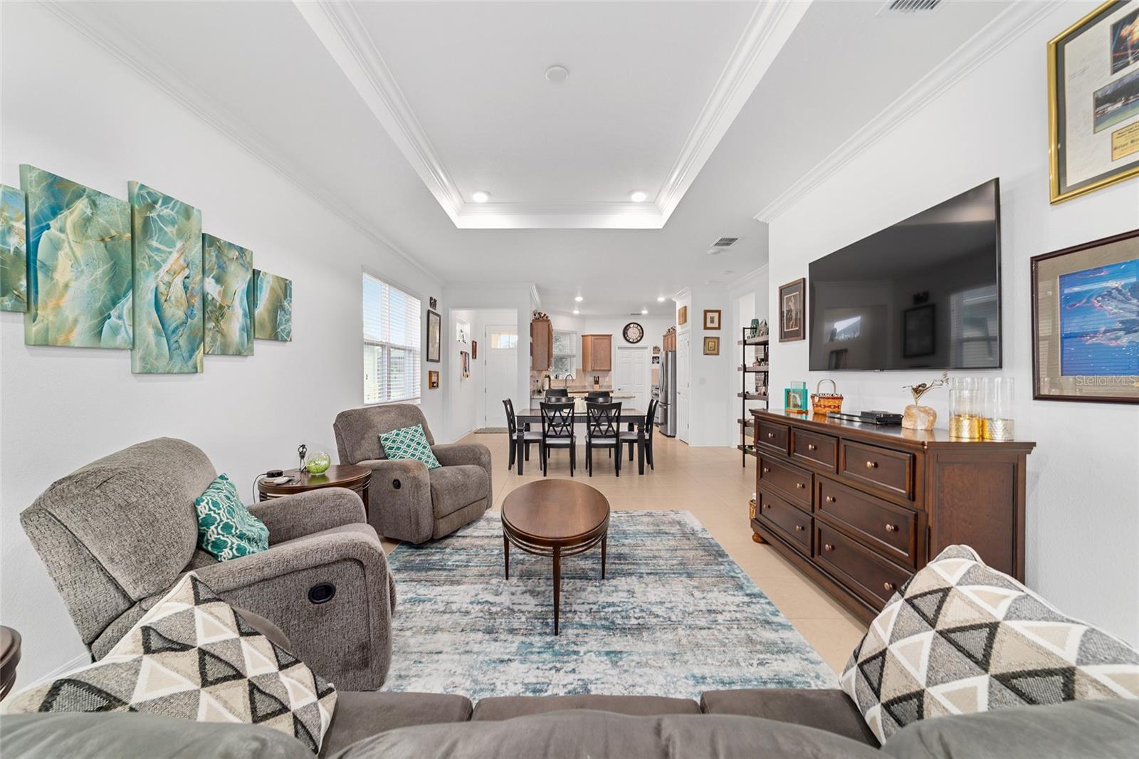 ON TOP OF THE WORLD - Residential