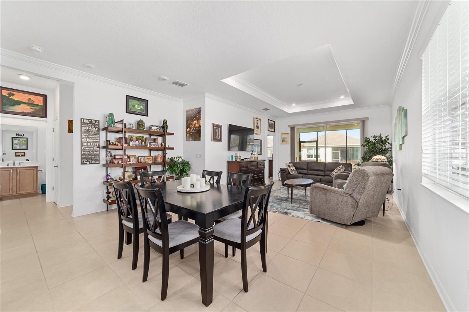 ON TOP OF THE WORLD - Residential