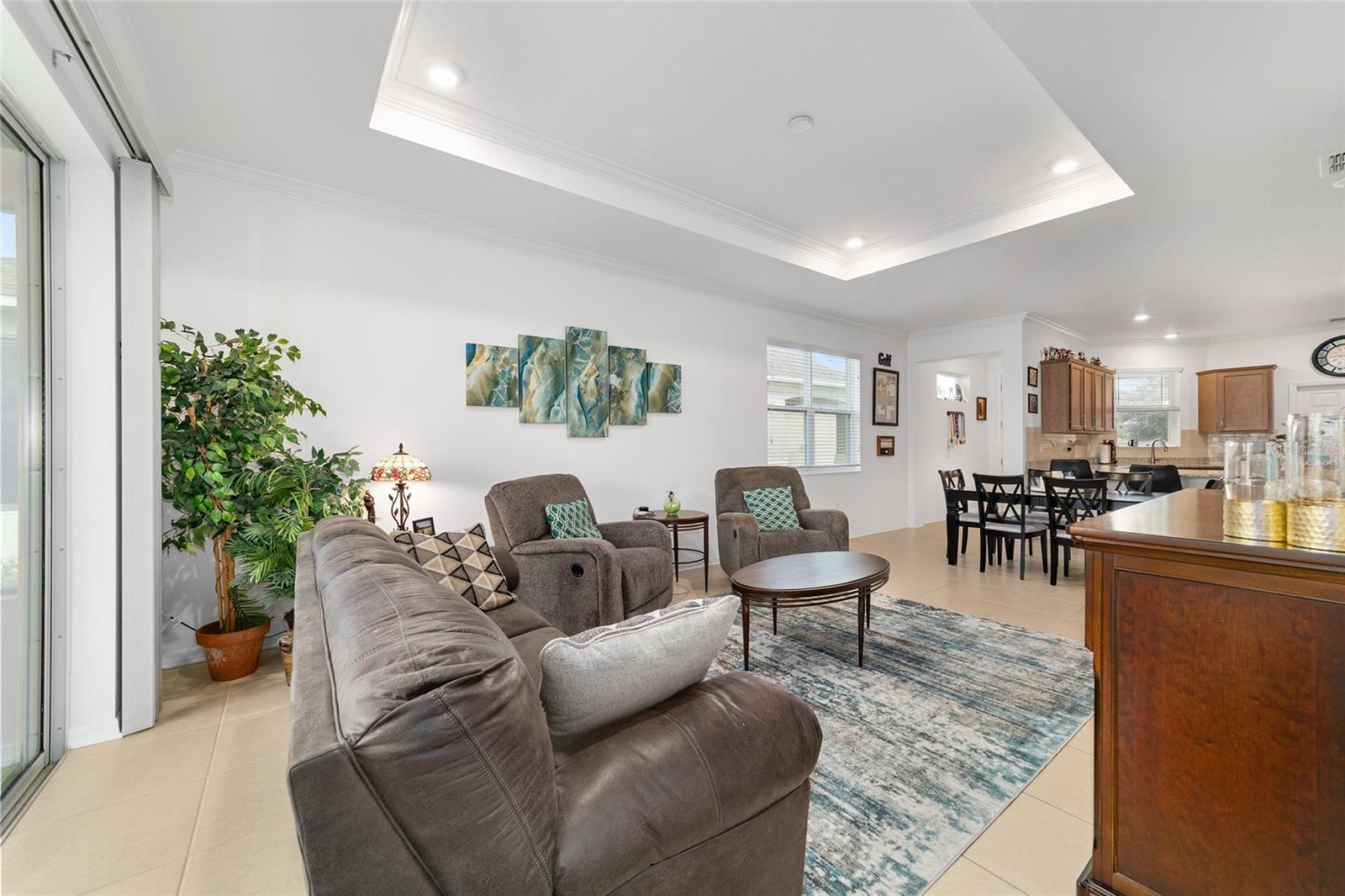 ON TOP OF THE WORLD - Residential