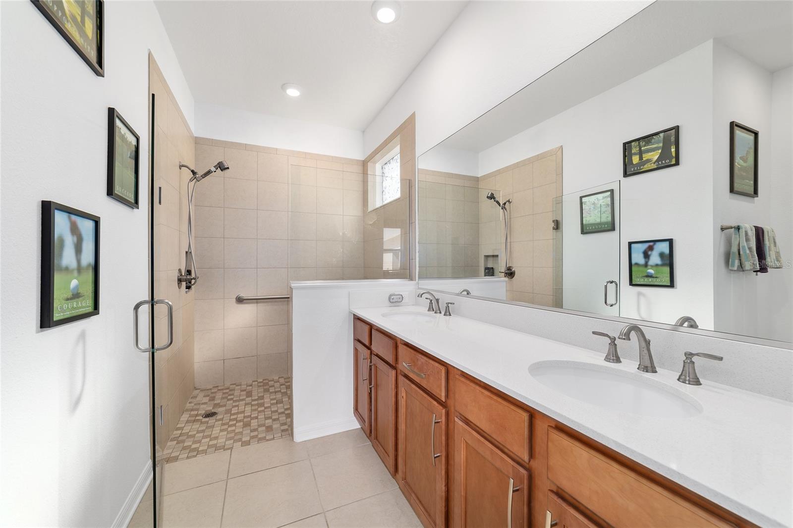 ON TOP OF THE WORLD - Residential