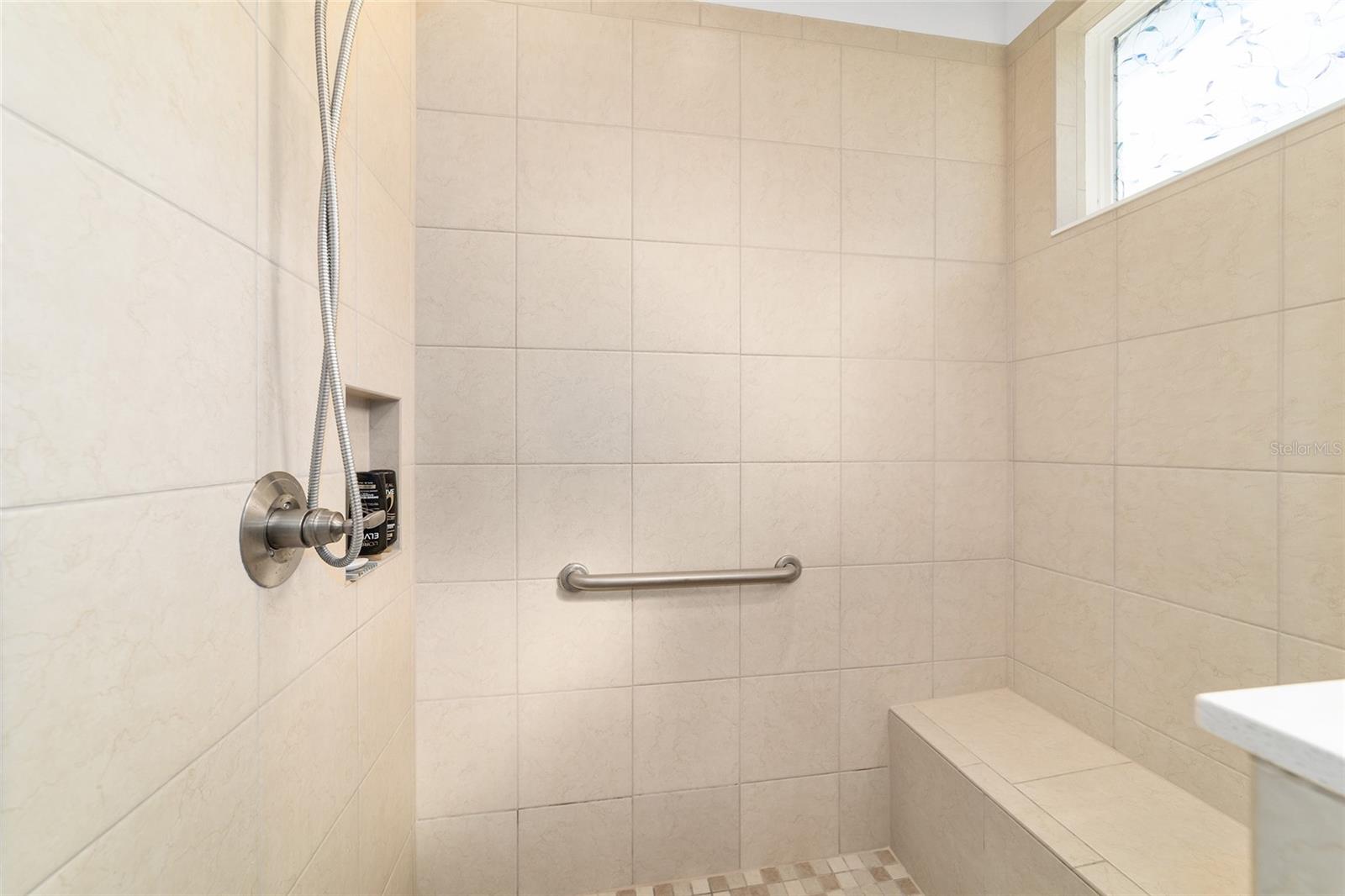 ON TOP OF THE WORLD - Residential