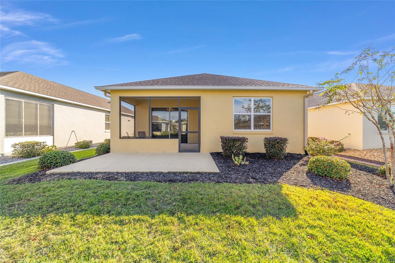 ON TOP OF THE WORLD - Residential