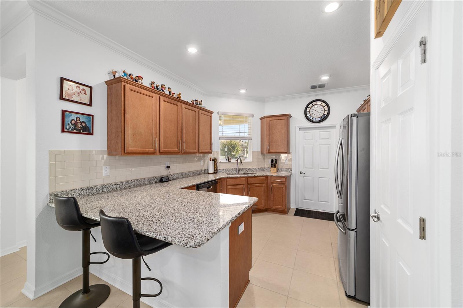 ON TOP OF THE WORLD - Residential