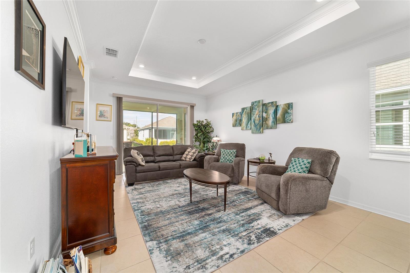 ON TOP OF THE WORLD - Residential