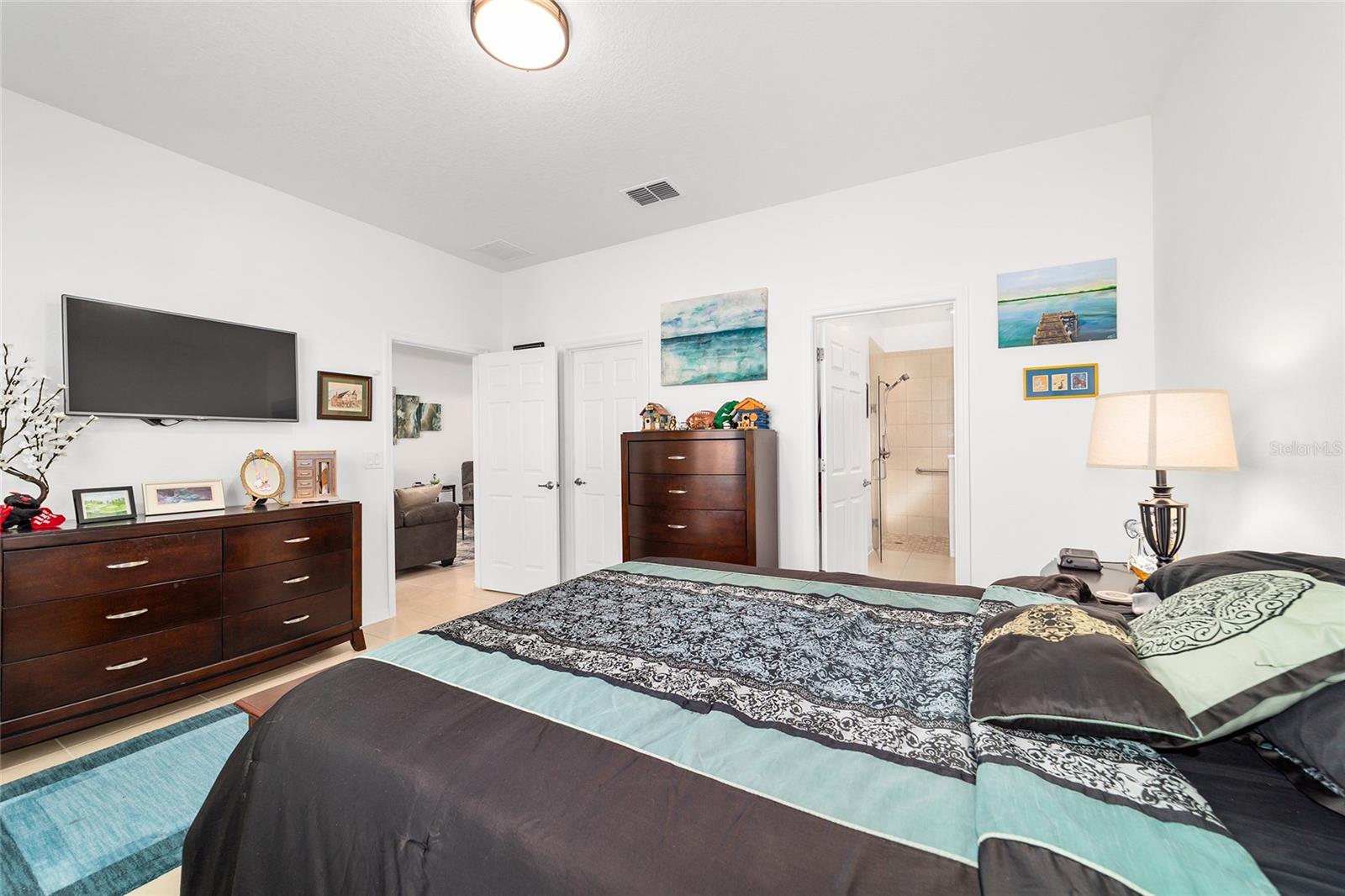 ON TOP OF THE WORLD - Residential