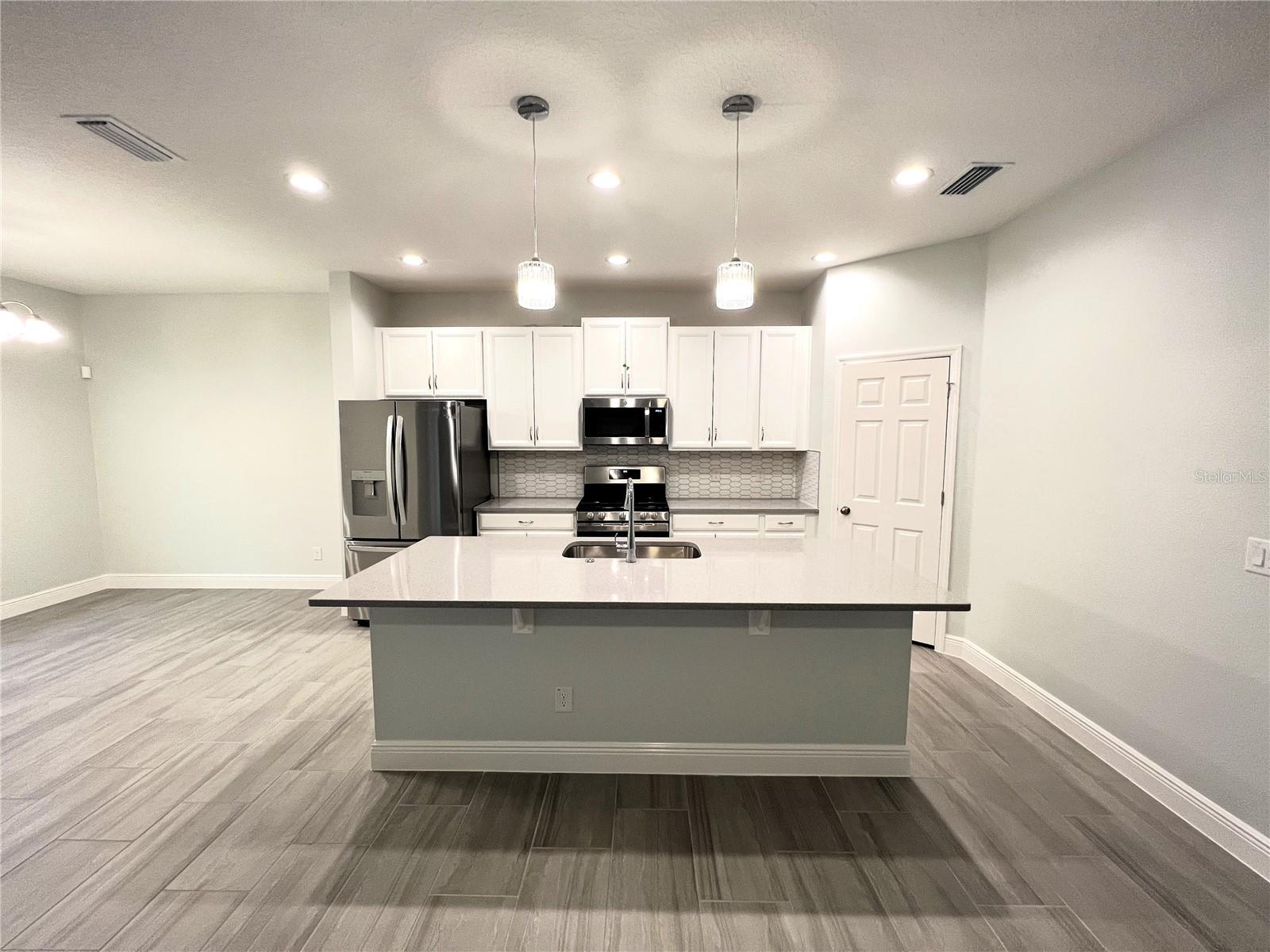 ARDMORE RESERVE PH VI A - Residential Lease