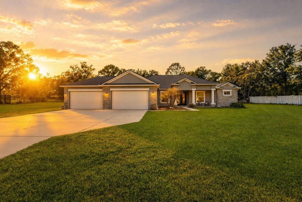 Photo of 2111 Maximilian Avenue, Spring Hill, FL 34609 (MLS # W7884896)