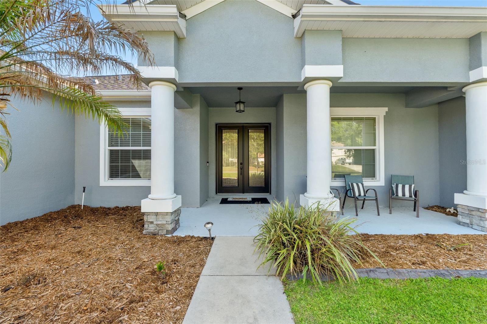 2111 MAXIMILIAN AVENUE