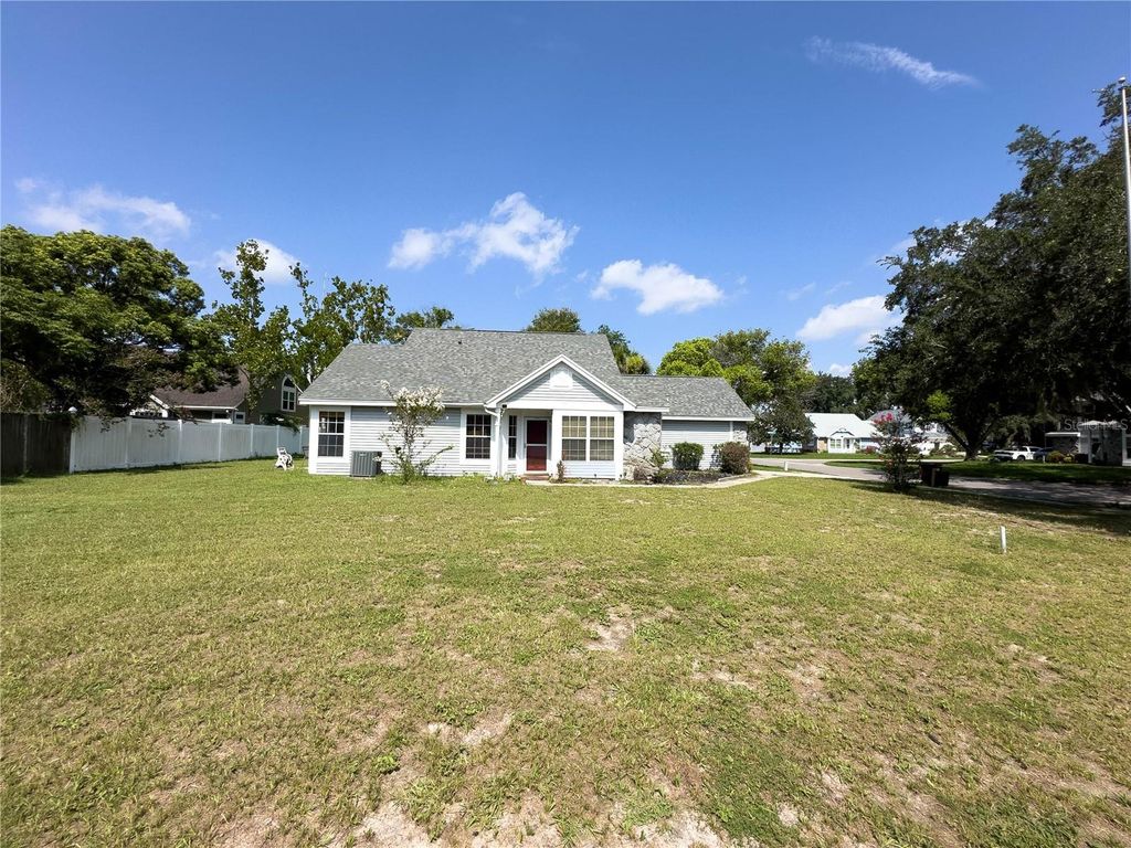 Photo of 9901 Aloma Bend Lane, Oviedo, FL 32765 (MLS # O6426913)