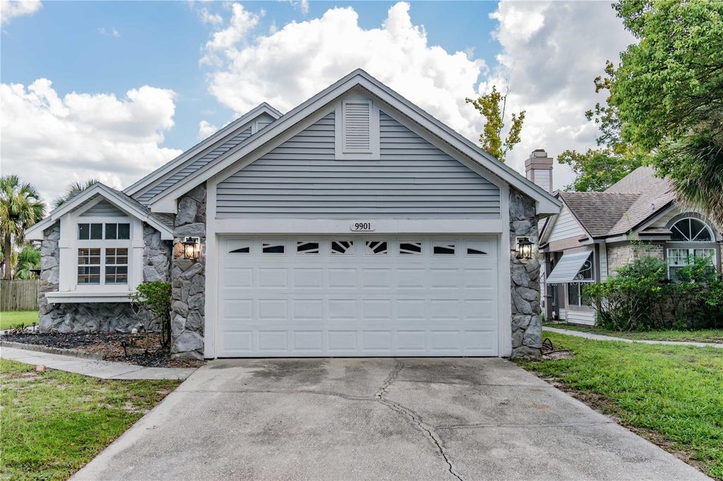 Photo of 9901 Aloma Bend Lane, Oviedo, FL 32765 (MLS # O6426913)