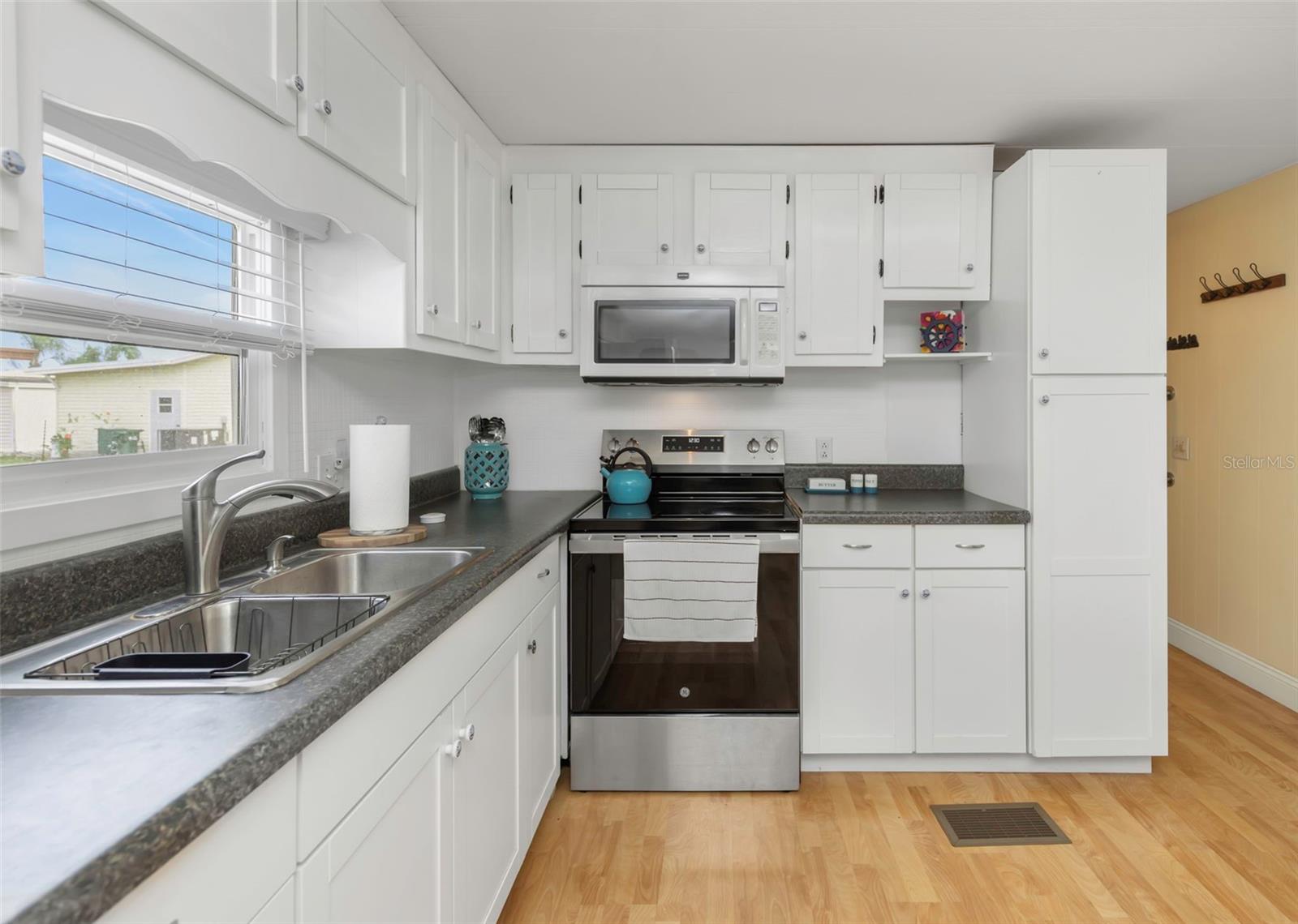 FAIRWAY VILLAGE MOBILE HOME PARK UNREC - Residential