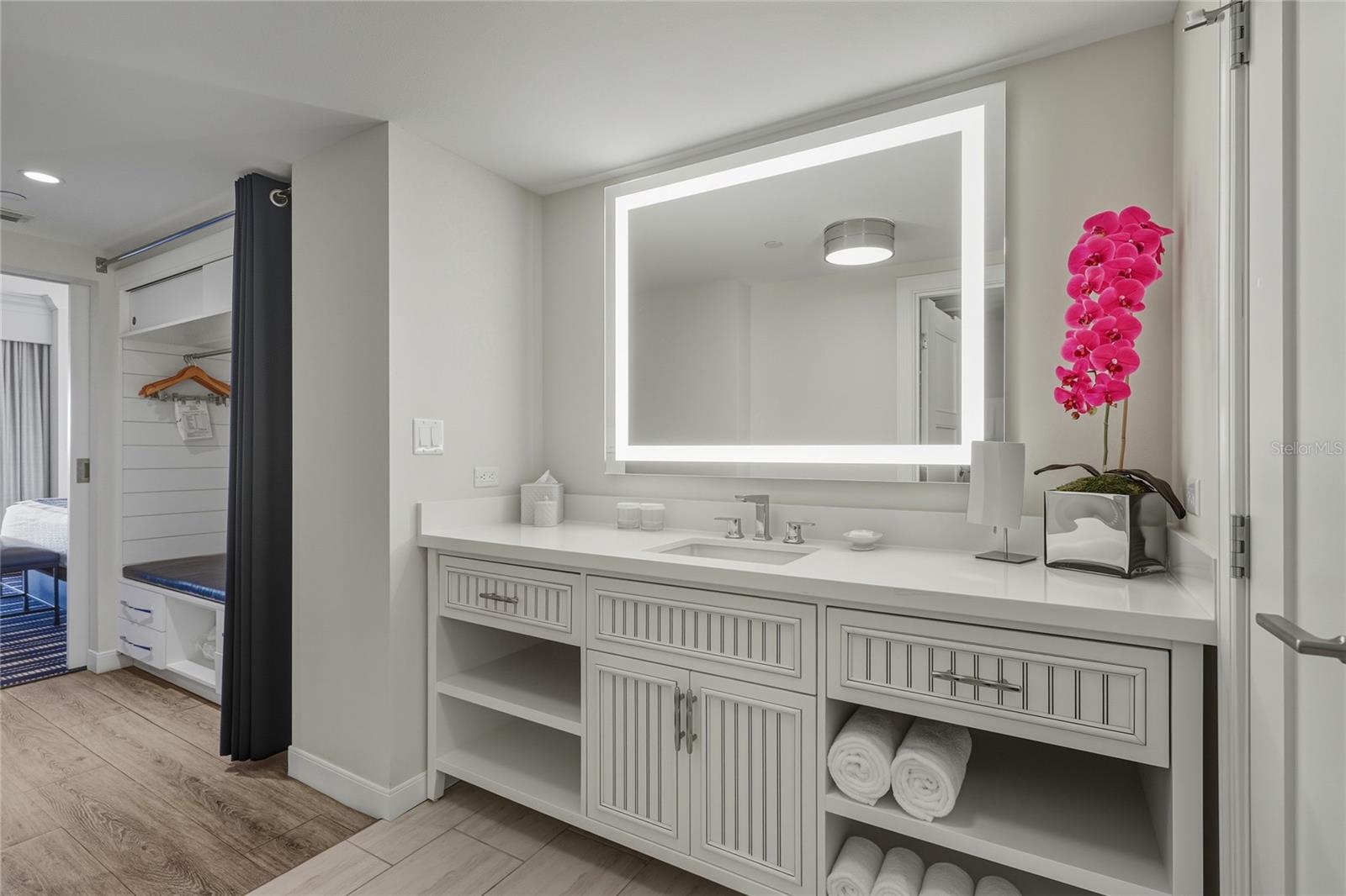 INN ON THE BEACH PH II - Residential