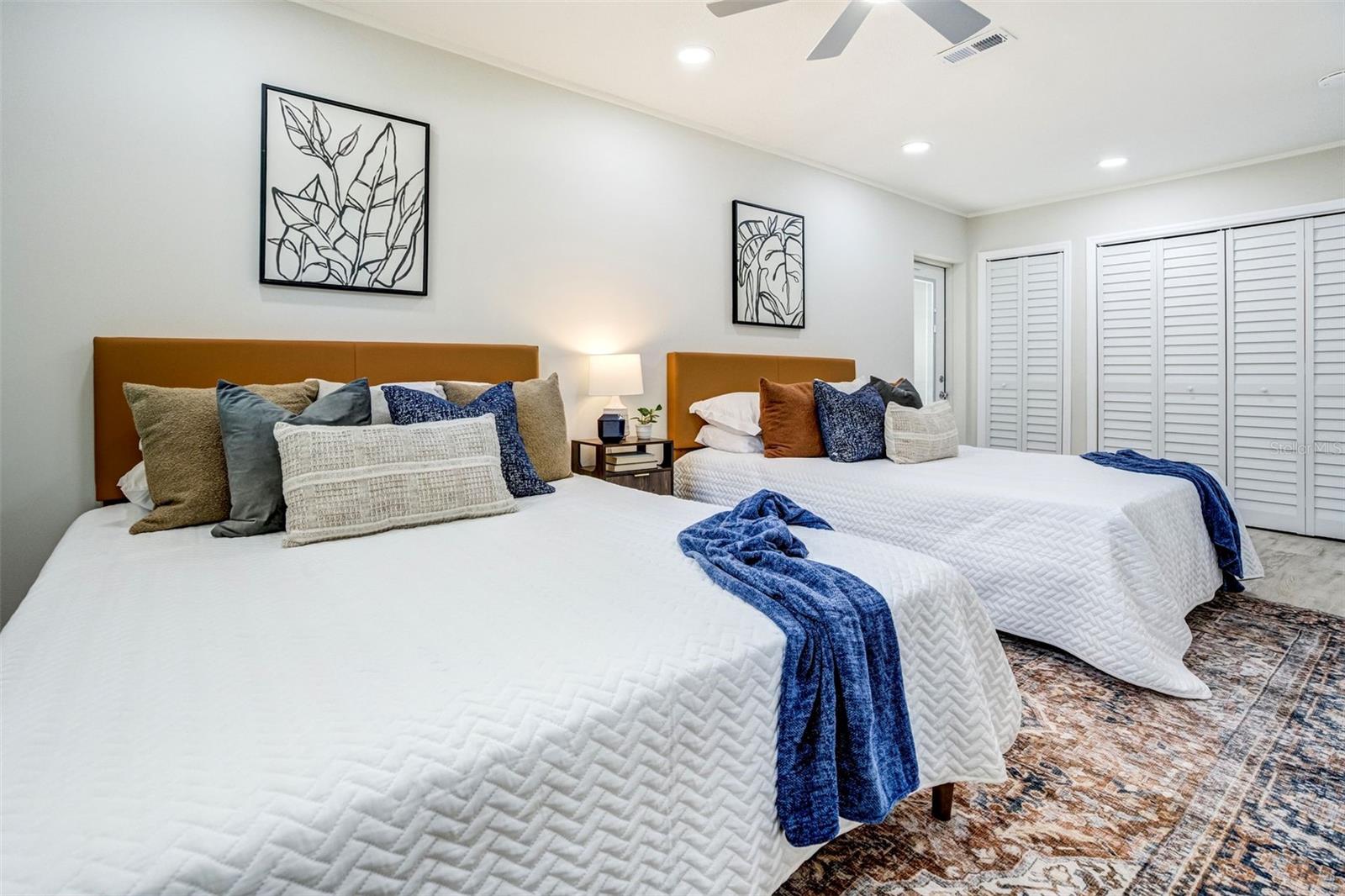 HARBOR HEIGHTS MANOR - Residential