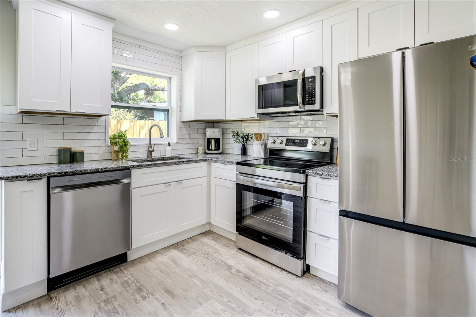 HARBOR HEIGHTS MANOR - Residential