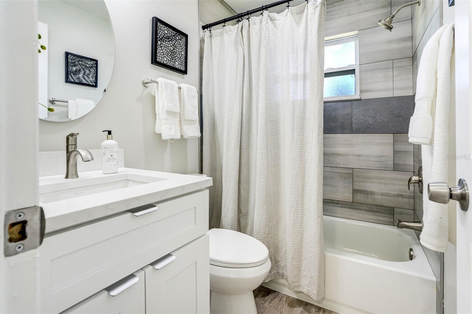 HARBOR HEIGHTS MANOR - Residential