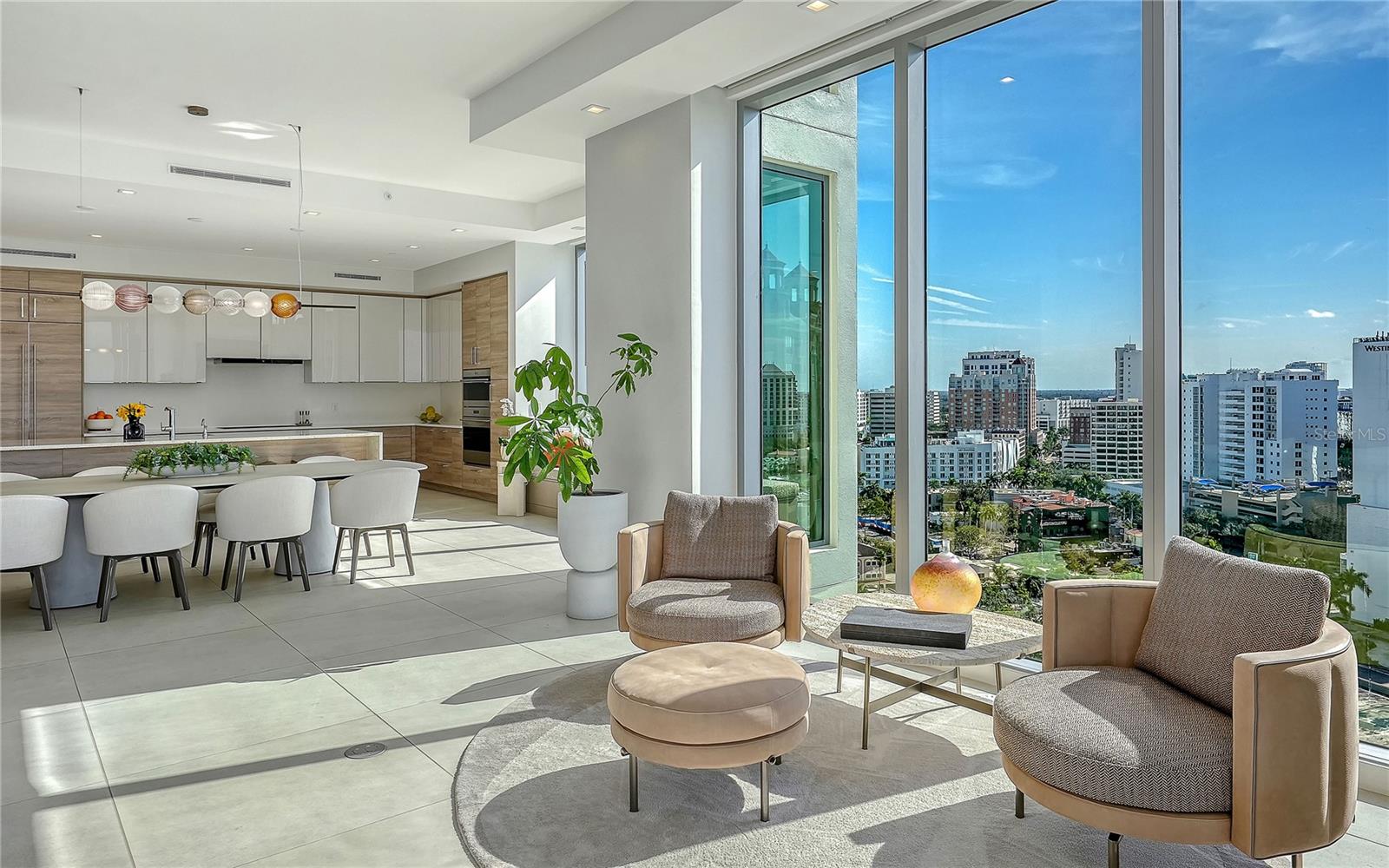 RITZ CARLTON RESIDENCES - Residential